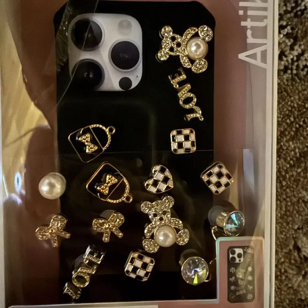 Artikl PopCharms Phone Case for iPhone 16 Pro Max Black Case with 15 Gold Charms
